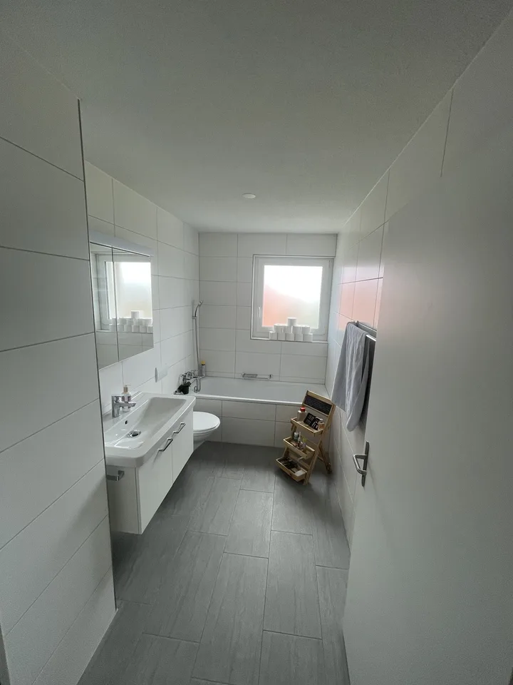 Möbliertes Zimmer plus eigenes Badezimmer – Foto 7 von 7