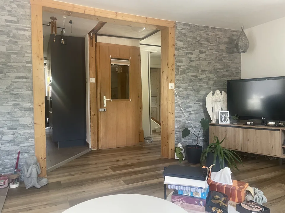 Renovierte 7.5-Zimmer-Wohnung in Jaun, Appartement rénové de 7,5 pièces à Jaun – Foto 4 von 6