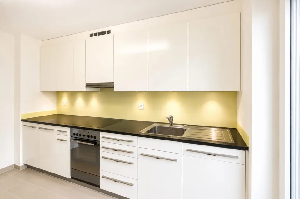 Freier Blick zur Lorze Stilvoll wohnen in der 6. Etage – photo 5 sur 8