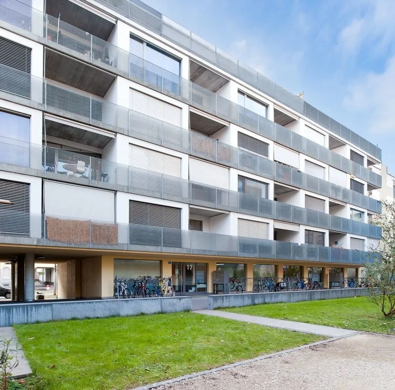 Superbe appartement 2.5 pièces avec balcon convivial au Horburghof – photo 2 sur 7