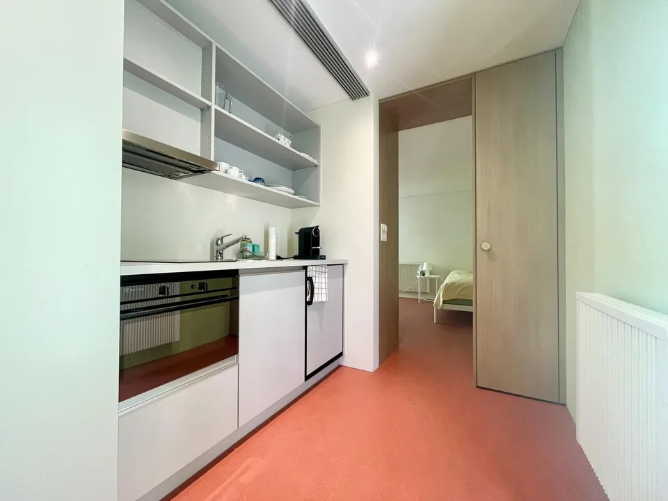 Furnished studio with private outdoor area – photo 3 of 5