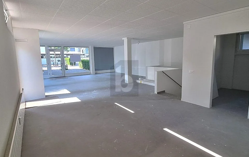 GROSSZÜGIG UND ZENTRAL IM DORFKERN – photo 2 sur 3