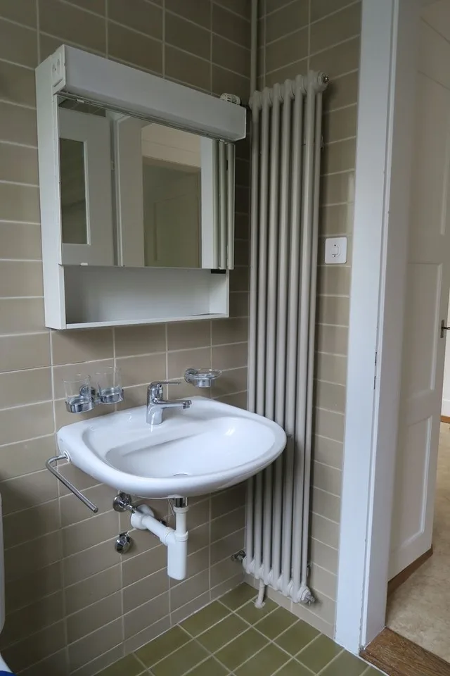 BEFRISTET ZU VERMIETEN - charmante Altbauwohnung im Breitenrain – Foto 3 von 9