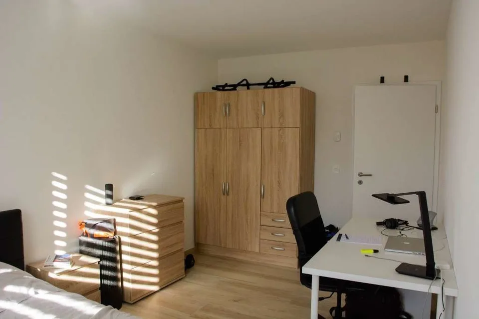 Chambre meublée à deux pas des transports – Crissier / Renens – photo 2 sur 5