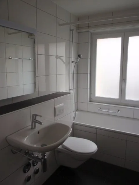 Renovated 3.5-room apartment with balcony in Solothurn – photo 7 of 12