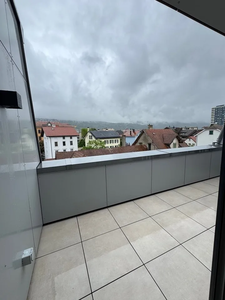 Modernes Wohnen im Neubau: 1.5-Zimmer-Wohnung mit Balkon im 3. OG – Foto 8 von 12