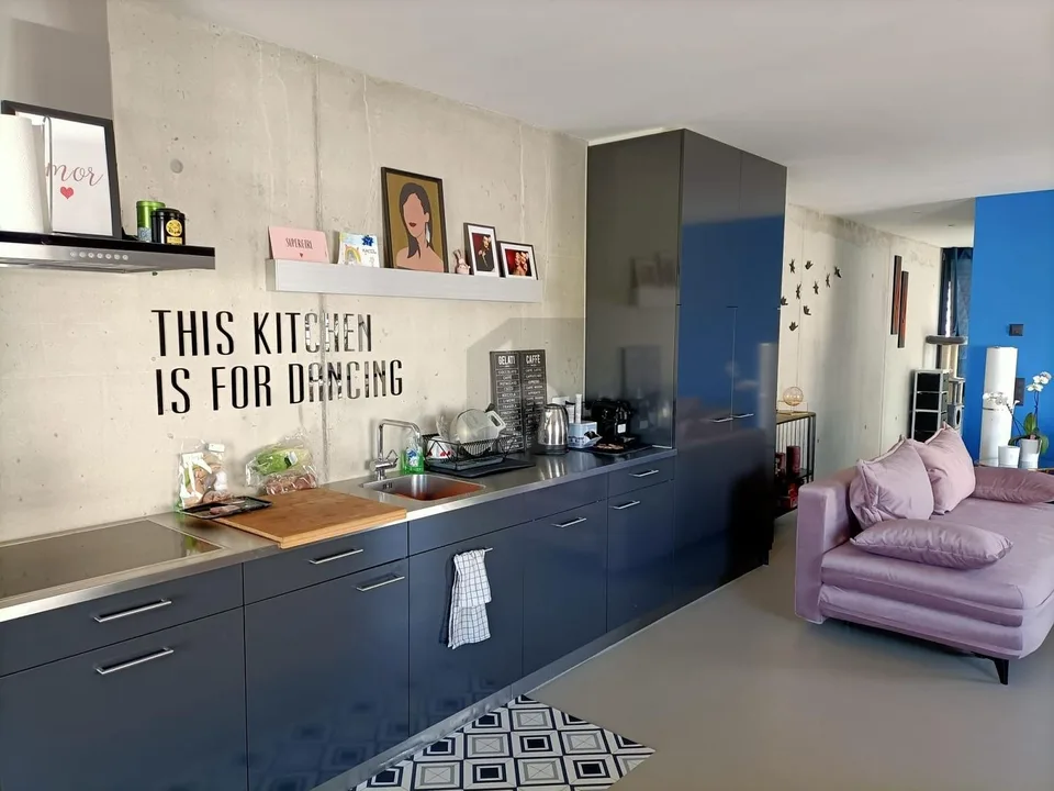 CENTRALE AVEC FINITIONS DE HAUTE QUALITÉ ET BALCON ! – photo 2 sur 4