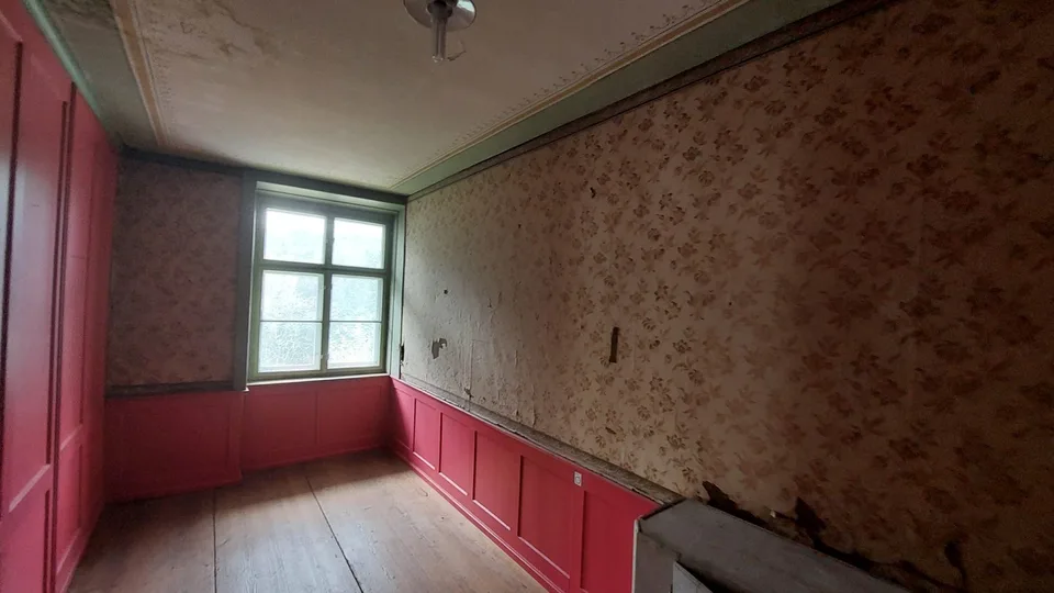 Raum, Charakter, Geschichte. Ihr Mehrgenerationenhaus in Erlen – foto 8 di 11