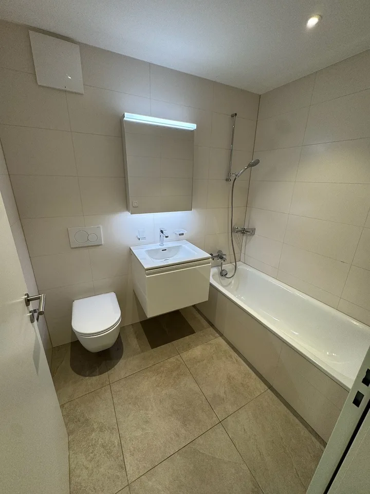 Moderne 3er WG mit Seesicht! – Foto 3 von 12