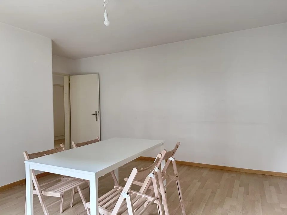 Private furnished bedroom to rent in Zürich "Stettbach" (limited period 30. September 2027) – Foto 11 von 12