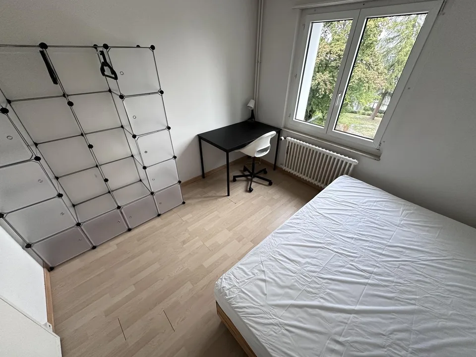 Private furnished bedroom to rent in Zürich "Stettbach" (limited period 30. September 2027) – Foto 3 von 12