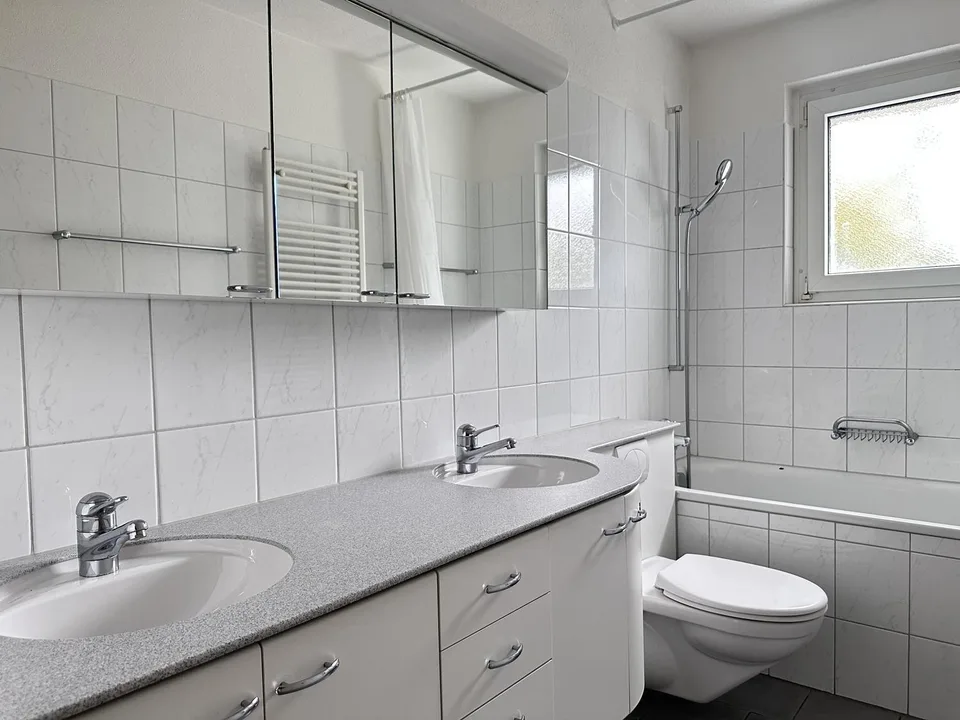 Private furnished bedroom to rent in Zürich "Stettbach" (limited period 30. September 2027) – Foto 8 von 12