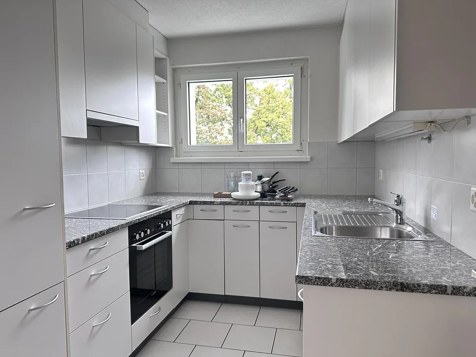 Private furnished bedroom to rent in Zürich "Stettbach" (limited period 30. September 2027) – Foto 6 von 12