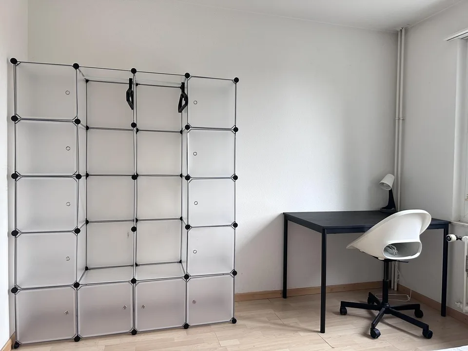 Private furnished bedroom to rent in Zürich "Stettbach" (limited period 30. September 2027) – Foto 4 von 12