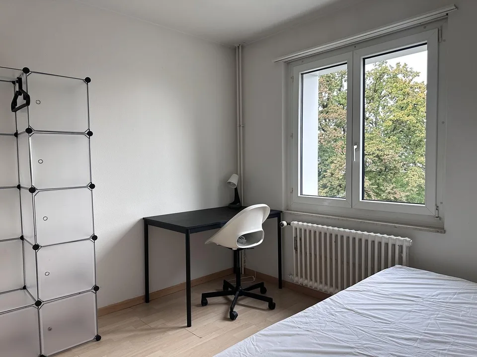 Private furnished bedroom to rent in Zürich "Stettbach" (limited period 30. September 2027) – Foto 2 von 12