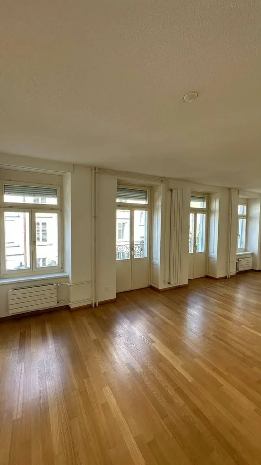Grosszügige 3.5-Zimmerwohnung im Herzen der Zürcher Altstadt – Foto 2 von 10