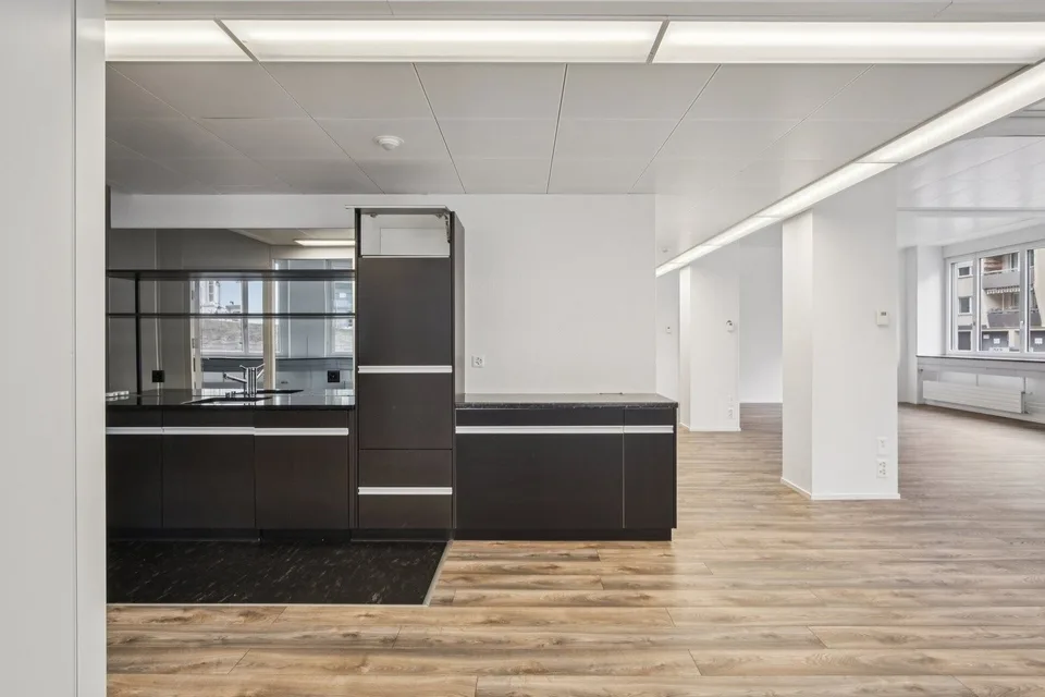 Repräsentative EG-Bürofläche in Wollishofen - ready to move in – Foto 6 von 7