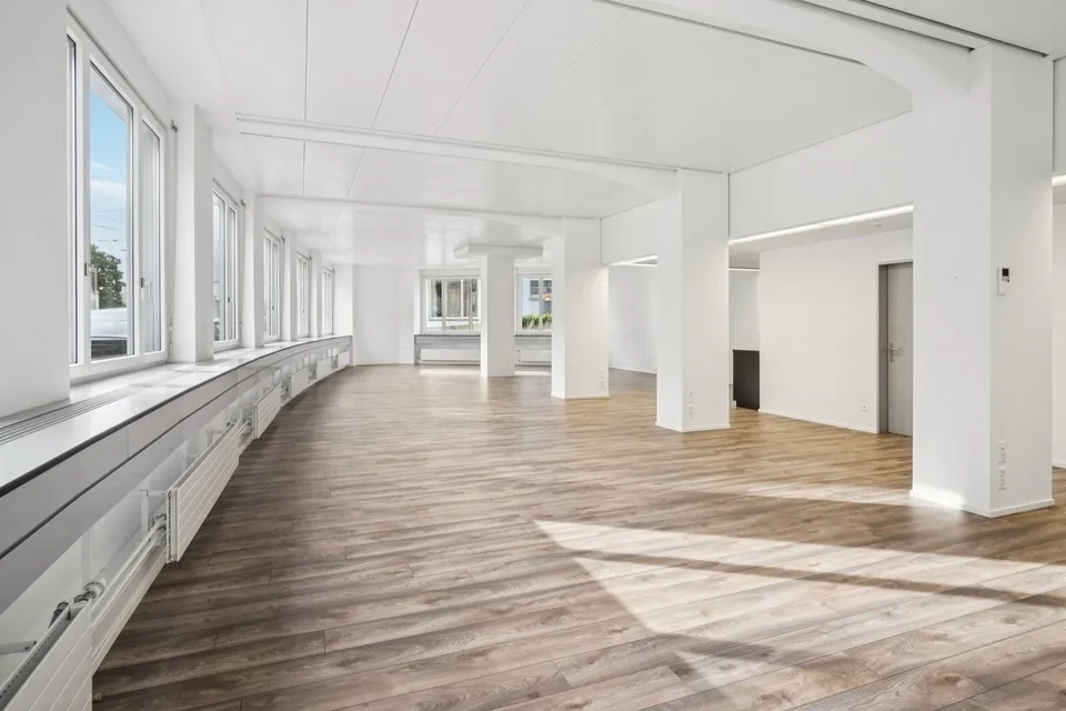 Repräsentative EG-Bürofläche in Wollishofen - ready to move in – Foto 3 von 7