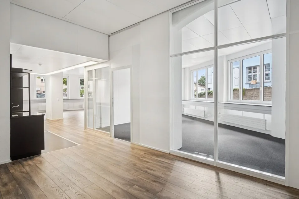 Repräsentative EG-Bürofläche in Wollishofen - ready to move in – Foto 4 von 7