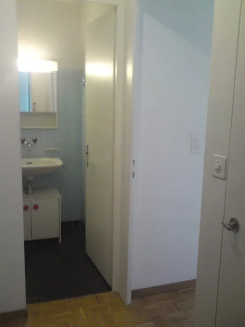 PER 01.11.2026 SCHÖNE GROSSE 1.5 ZIMMER WOHNUNG IN DER STADT ZÜRICH KR.3 ZU VERMIETEN – foto 7 di 8