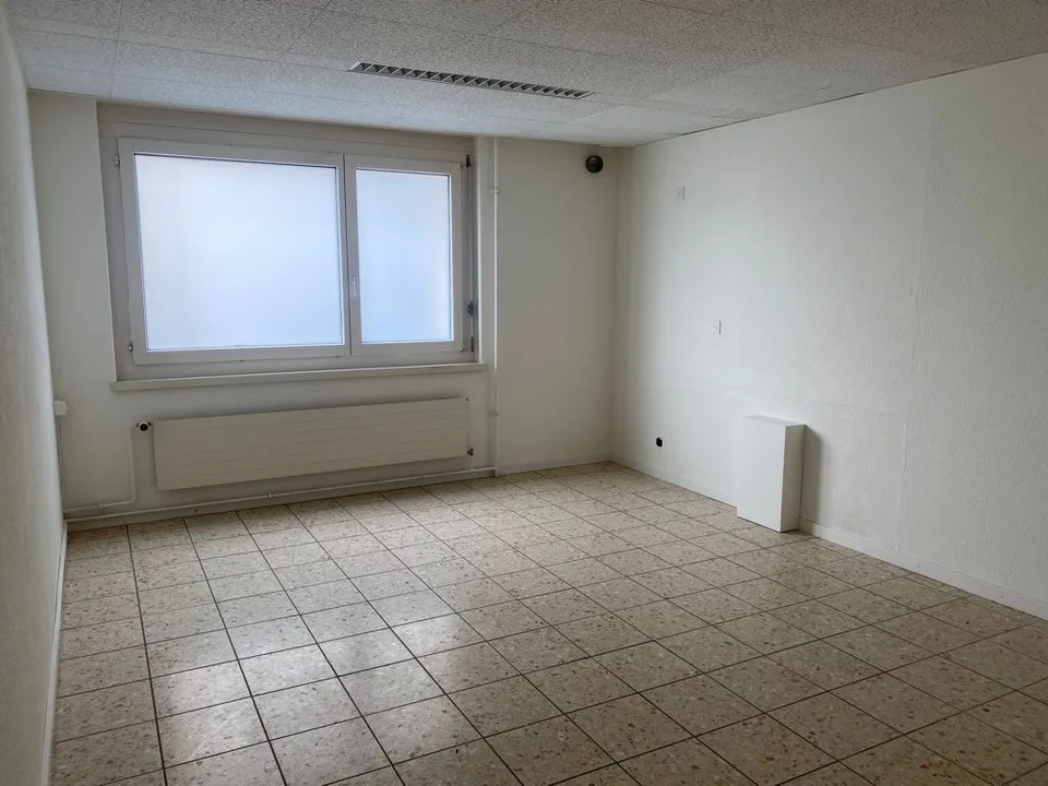 Gewerbe-/Büroraum im EG – Foto 3 von 3