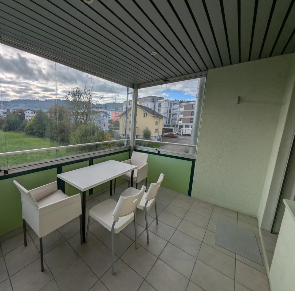 Bright furnished room with private balcony – Foto 3 von 8