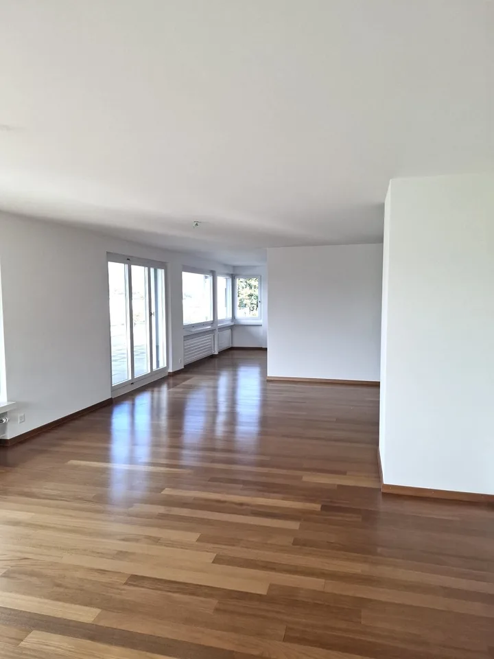4½-Zimmer-Terrassenwohnung mit Seesicht in Zollikon – photo 3 sur 6