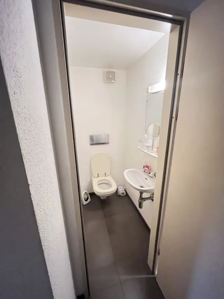 Beautiful four\-room apartment available immediately CHF 2,300 per month, all inclusive – Foto 19 von 22