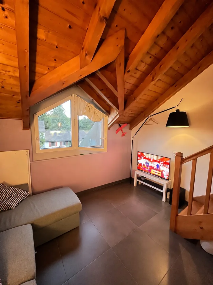 Beautiful four\-room apartment available immediately CHF 2,300 per month, all inclusive – Foto 2 von 22