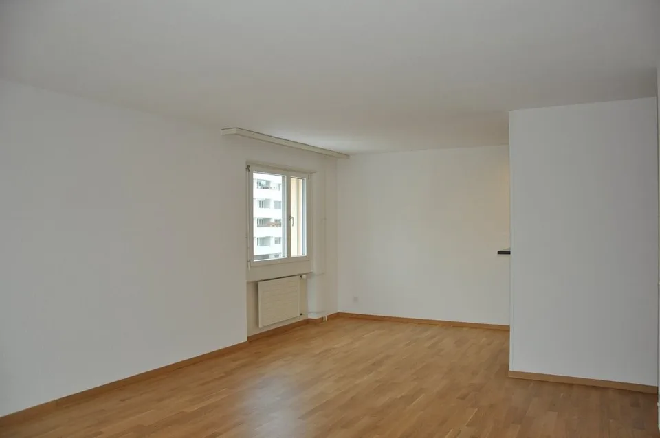 3 1/2-Zimmer-Wohnung mit Sitzplatz in Bolligen – Foto 2 von 9
