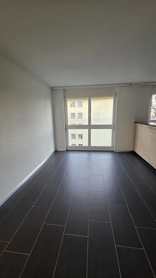 Grosszügige 5.5-Zimmer-Wohnung mit eigenem Sitzplatz – Foto 5 von 12