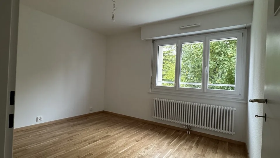 Logement rénové de 3.5 pièces au 1er étage – photo 3 of 10