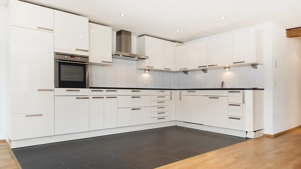 BEAUTIFUL APARTMENT WITH TERRACE IN TOP LOCATION! – photo 2 of 12