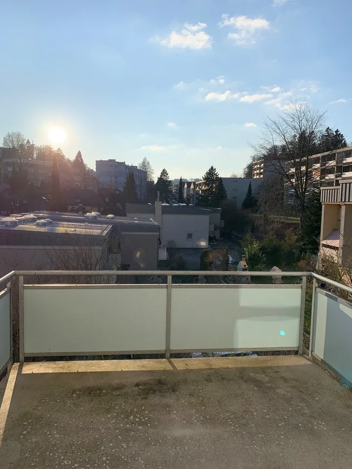 Appartamento soleggiato con galleria spaziosa – foto 4 di 10