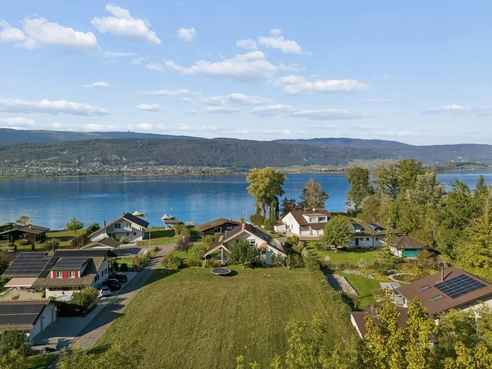 Bauland mit Seezugang und eigener Boje am Bielersee – Foto 10 von 12