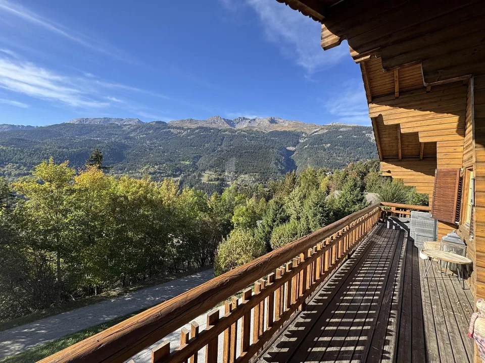 MAGNIFIQUE, RÉNOVÉ AU COEUR DES MONTAGNES – foto 3 di 4