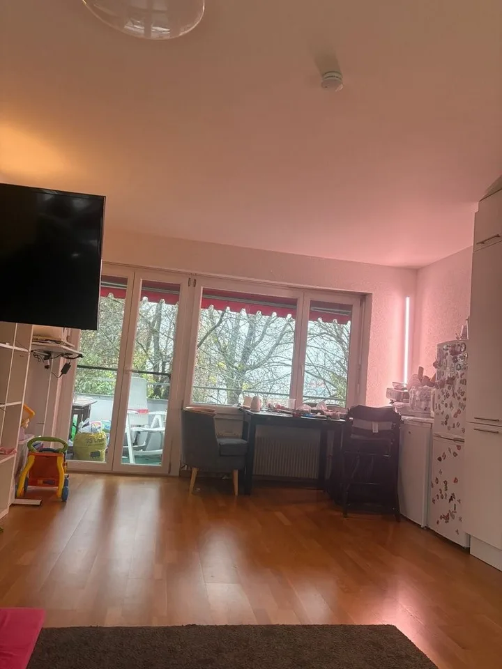 Moderne 3-Zimmer-Wohnung in Forch zu vermieten – photo 3 sur 9