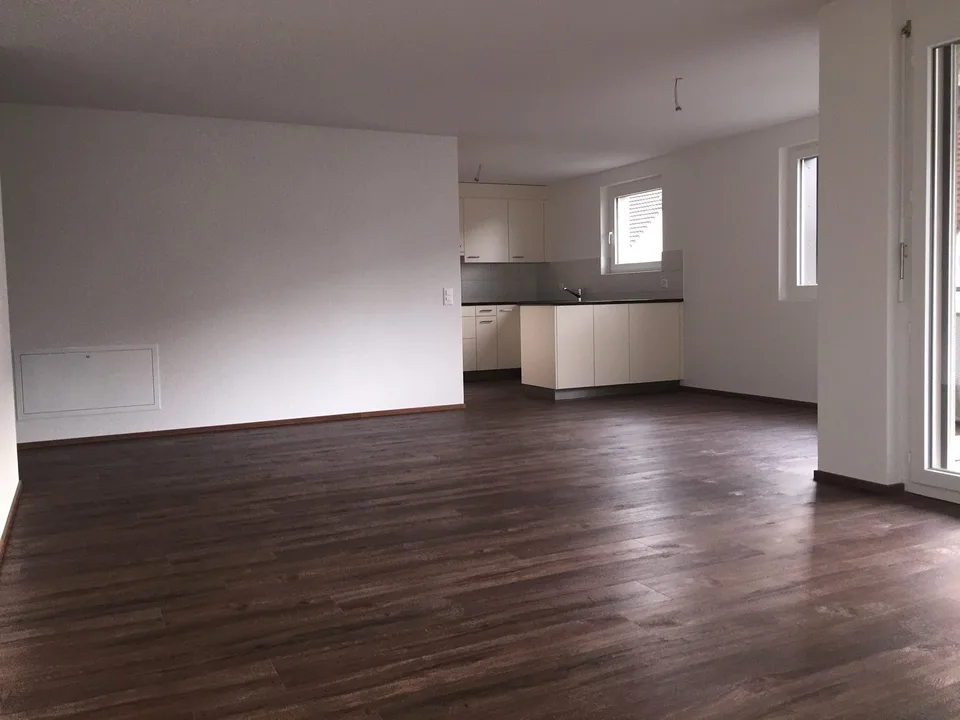 Ankommen und Wohlfühlen – Grosszügige 4.5-Zimmer-Wohnung in Glattfelden mit Balkon – photo 3 sur 4