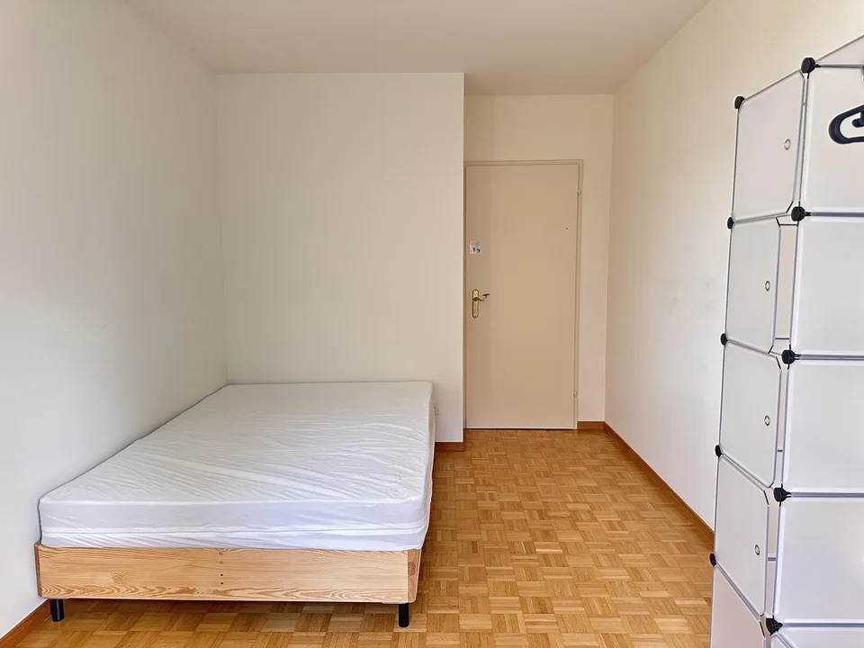Single furnished room in a shared apartment (limited till the end of March 2028) – photo 2 sur 12