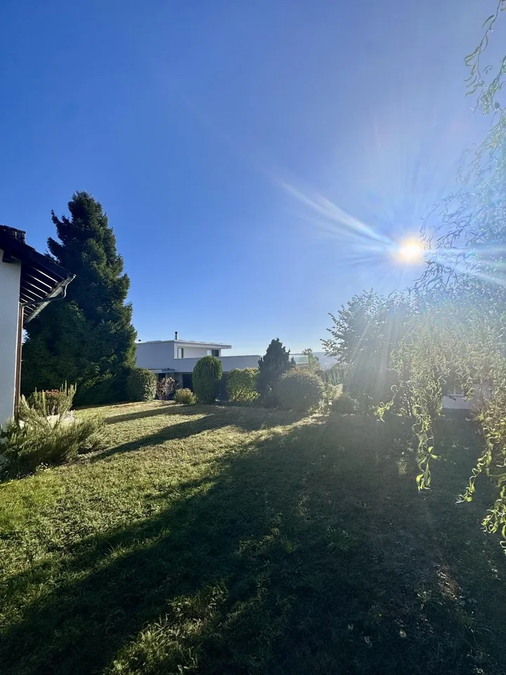 Grosszügiges Einfamilienhaus mit Cheminée, sonnigem Garten und Doppelgarage in Oberwil-Lieli Zu vermieten per sofort – Bündtenmättlistrasse 38, 8966 Oberwil-Lieli – Foto 5 von 14