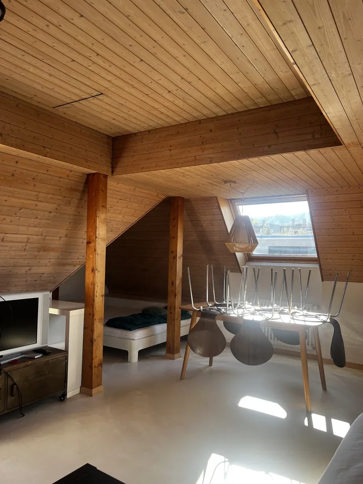 Zentrale 1,5-Zimmerwohnung mit Dachterrasse in Zürich-Wiedikon – Foto 5 von 13