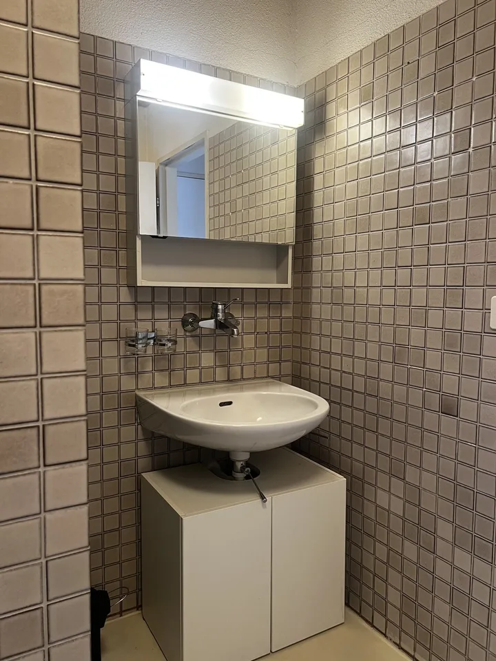 Zentrale 1,5-Zimmerwohnung mit Dachterrasse in Zürich-Wiedikon – Foto 12 von 13
