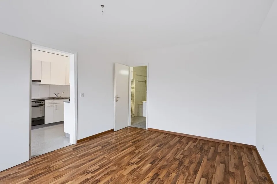 Mit Lift, Geschirrspüler, gedecktem Balkon und vielem Mehr! – Foto 4 von 12