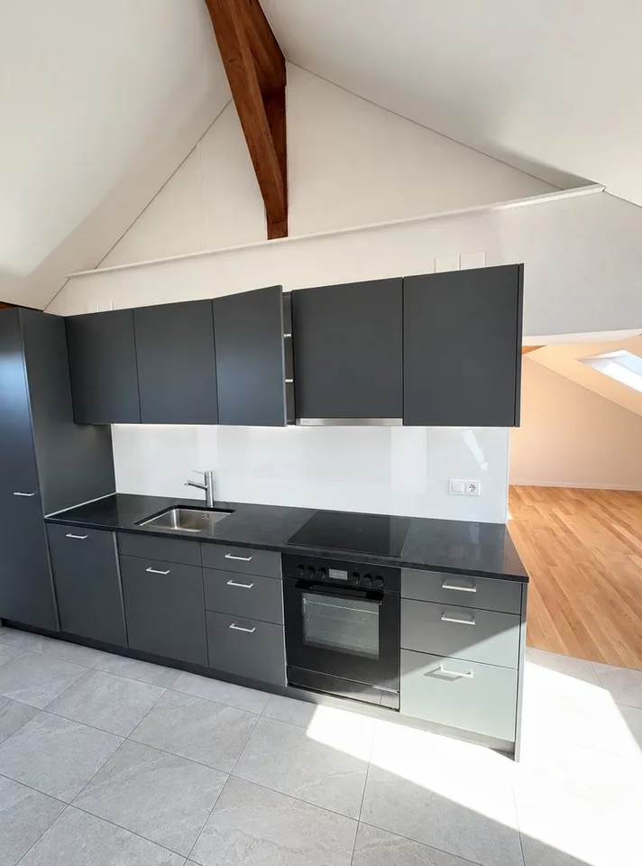 Appartement de 2,5 pièces rénové à Thoune – photo 2 sur 10