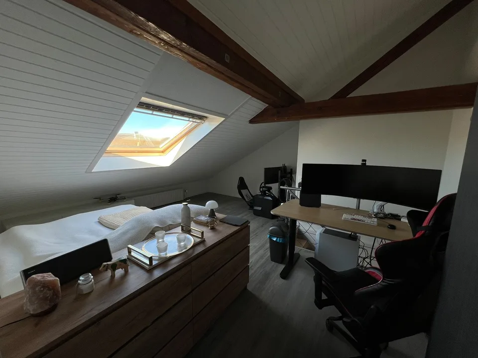 SPACIEUX ! 2 ½ pièces mansardé en duplex – photo 2 sur 6