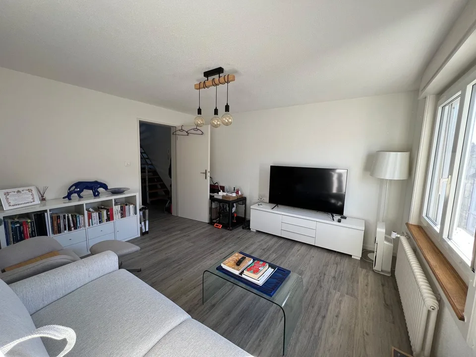 SPACIEUX ! 2 ½ pièces mansardé en duplex – photo 5 sur 6