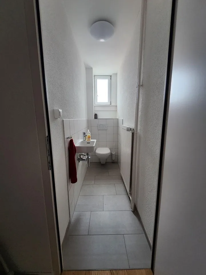 Möbliertes WG-Zimmer mit eigenem Balkon in 3er-WG, 2.OG Zimmer 1 – foto 7 di 10