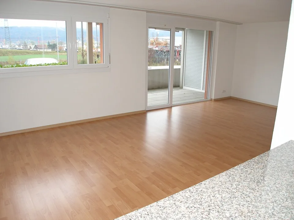 Grosszügige 2.5-Zimmer Wohnung in einem Mehrfamilienhaus – Foto 3 von 6
