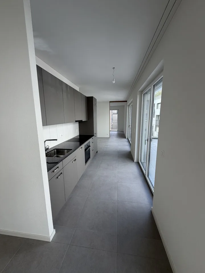 Modern new building 3-room apartment with large terrace - first occupancy - Langstrasse / Europaallee, Zurich – photo 3 of 10