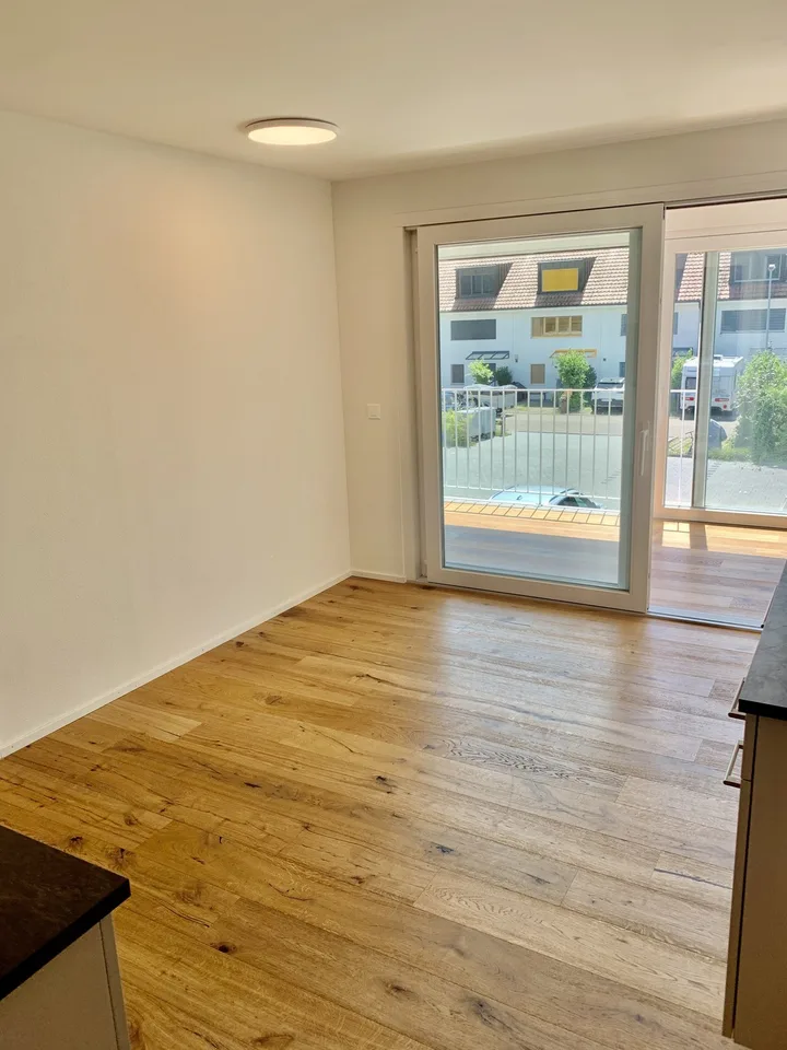 2.5-Zimmer Wohnung mit Wintergarten – Foto 3 von 5